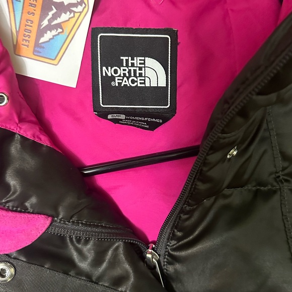 TNF Down Hooded-Vest - Picture 2 of 3